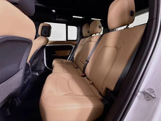 2026 Land Rover Defender P400 X-Dynamic SE