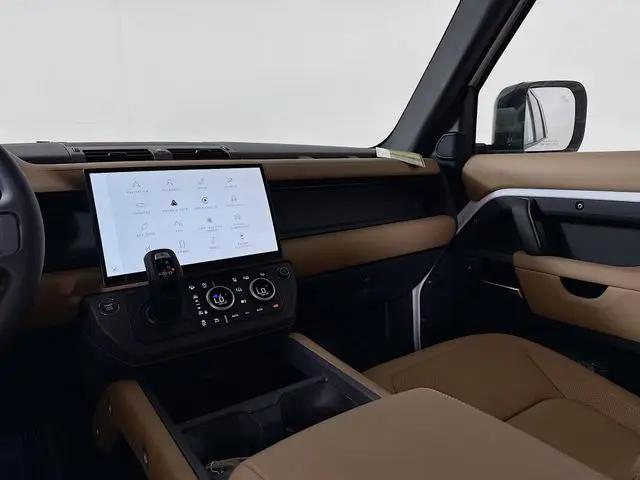 2026 Land Rover Defender P400 X-Dynamic SE