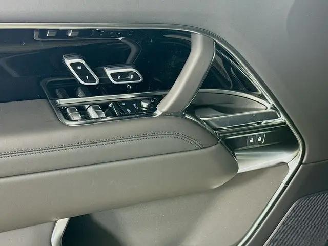 2026 Land Rover Range Rover P400 SE