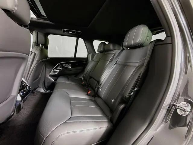 2026 Land Rover Range Rover P400 SE