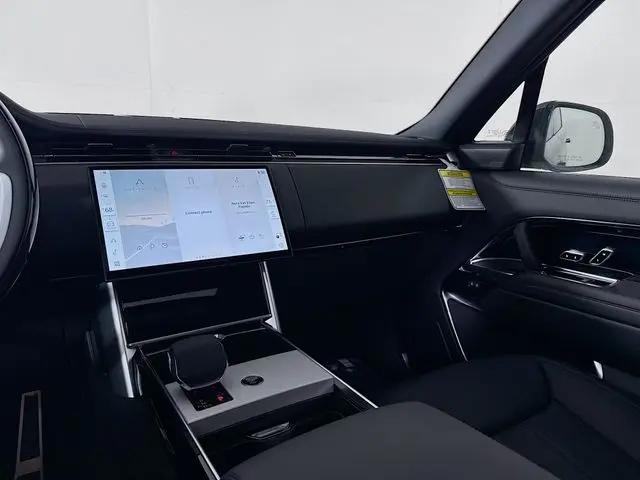 2026 Land Rover Range Rover P400 SE