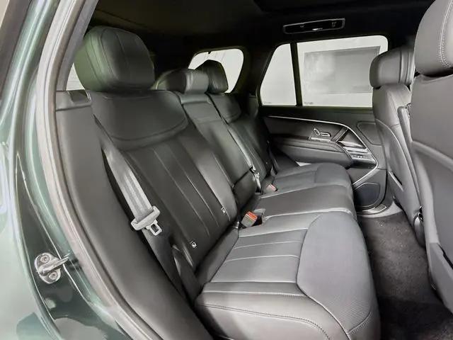 2026 Land Rover Range Rover P400 SE