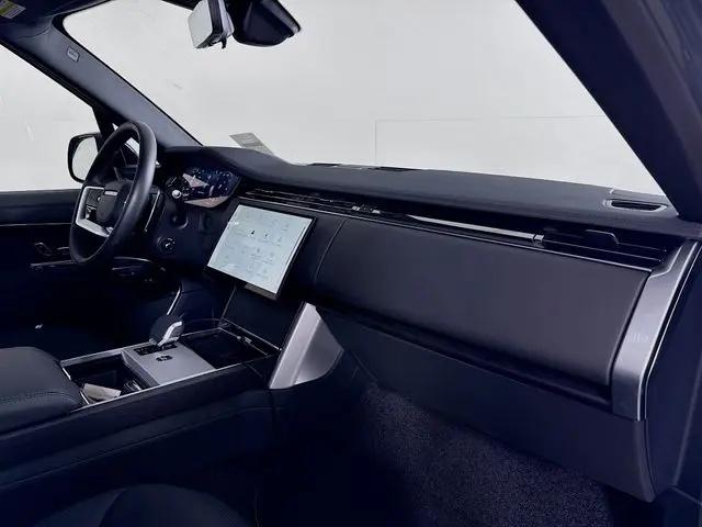 2026 Land Rover Range Rover P400 SE