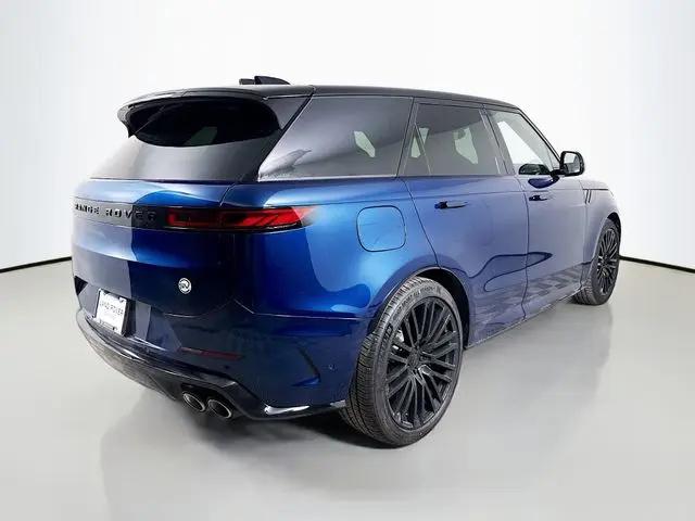 2026 Land Rover Range Rover Sport P635 SV