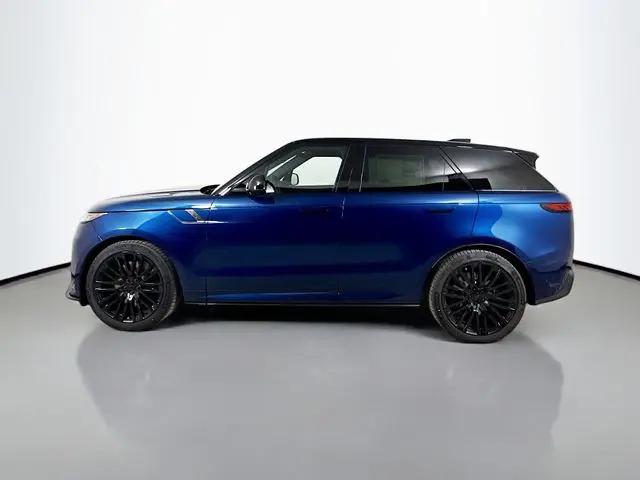 2026 Land Rover Range Rover Sport P635 SV