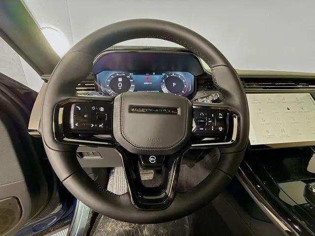 2026 Land Rover Range Rover Sport P635 SV