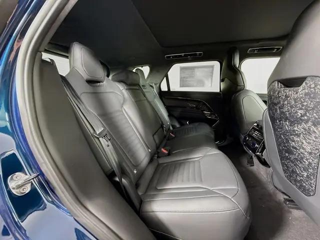 2026 Land Rover Range Rover Sport P635 SV