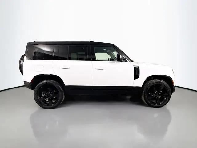 2026 Land Rover Defender P400 X-Dynamic SE
