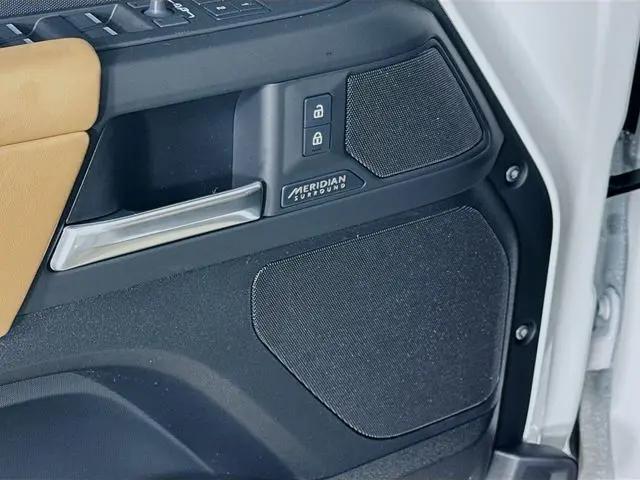 2026 Land Rover Defender P400 X-Dynamic SE