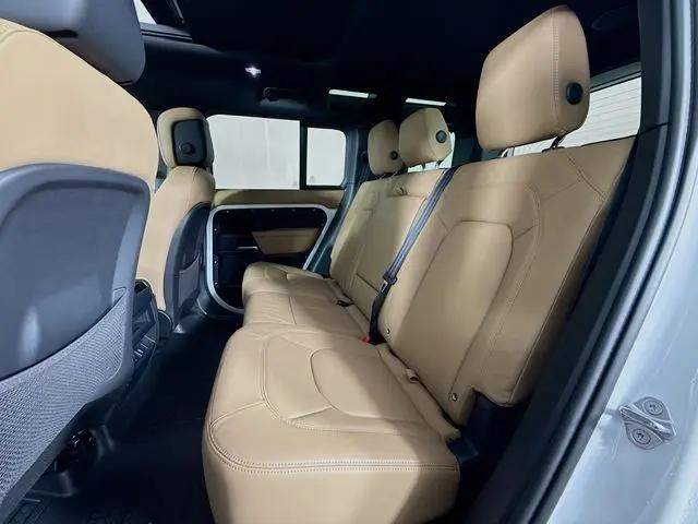 2026 Land Rover Defender P400 X-Dynamic SE