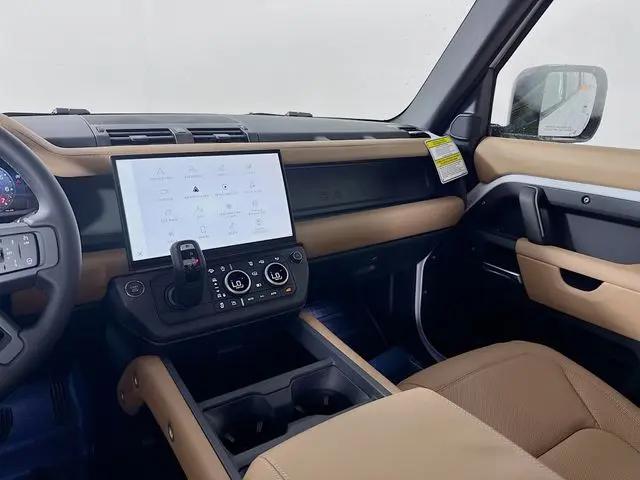 2026 Land Rover Defender P400 X-Dynamic SE