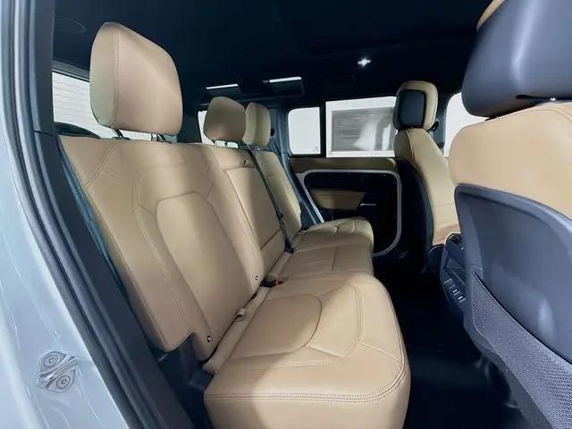 2026 Land Rover Defender P400 X-Dynamic SE