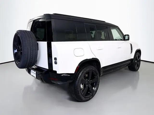 2026 Land Rover Defender P400 X-Dynamic SE