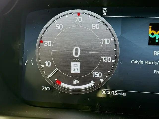 2026 Land Rover Defender P400 X-Dynamic SE