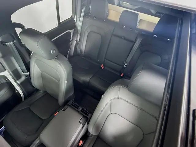 2026 Land Rover Defender P400 X-Dynamic SE