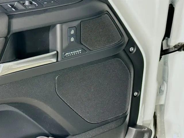 2026 Land Rover Defender P400 X-Dynamic SE