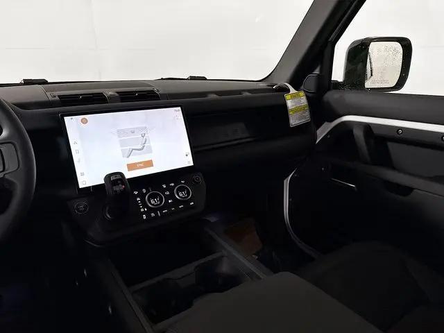 2026 Land Rover Defender P400 X-Dynamic SE