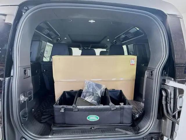 2026 Land Rover Defender P400 X-Dynamic SE