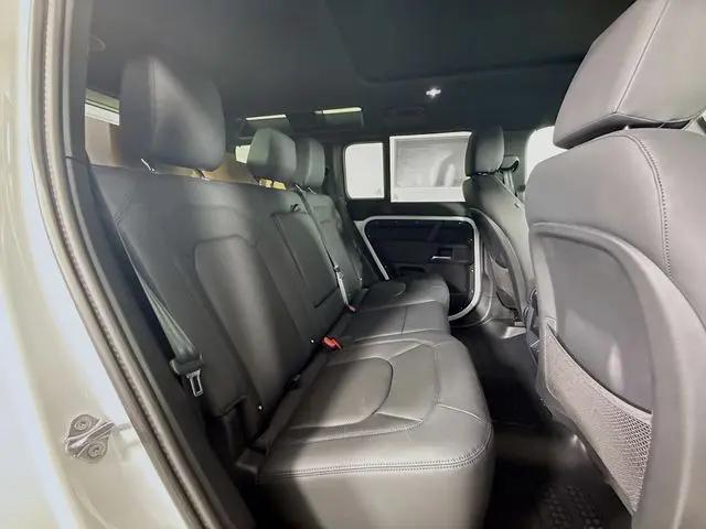2026 Land Rover Defender P400 X-Dynamic SE