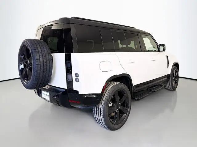 2026 Land Rover Defender P400 X-Dynamic SE