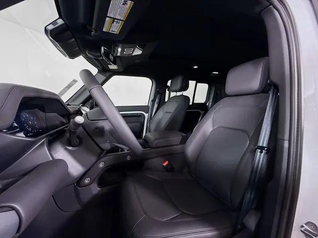 2026 Land Rover Defender P400 X-Dynamic SE