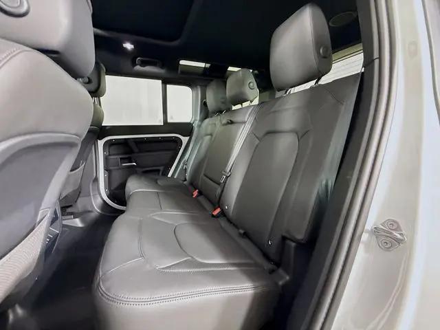 2026 Land Rover Defender P400 X-Dynamic SE