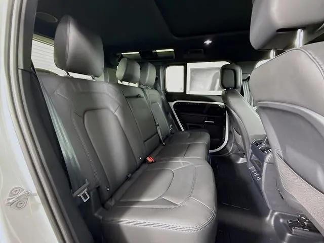 2026 Land Rover Defender P400 X-Dynamic SE