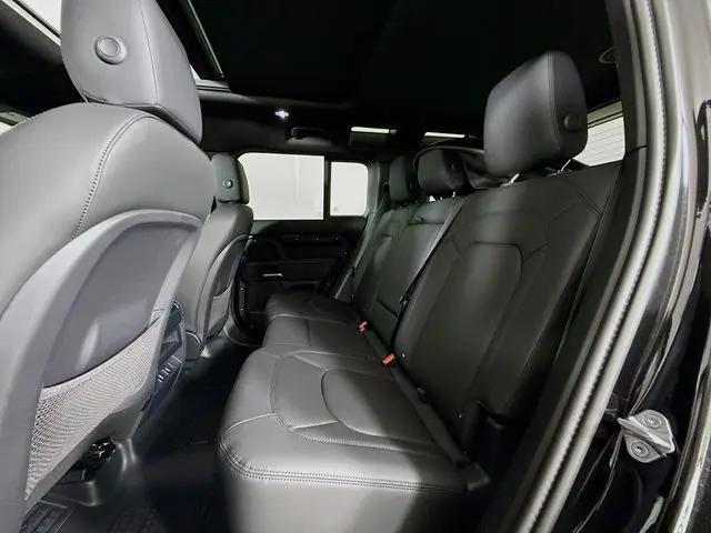 2026 Land Rover Defender P400 X-Dynamic SE
