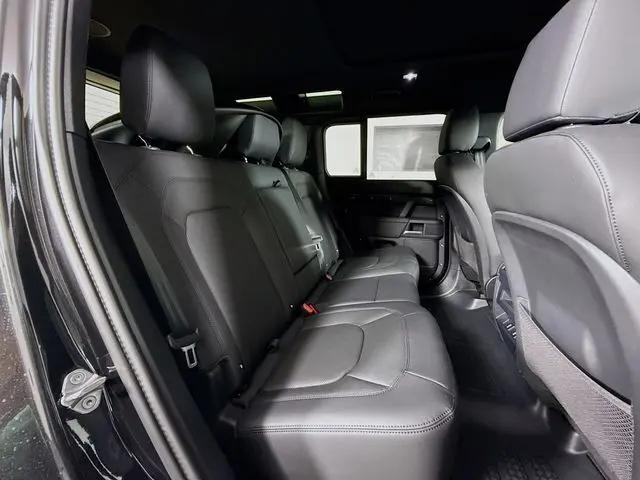 2026 Land Rover Defender P400 X-Dynamic SE
