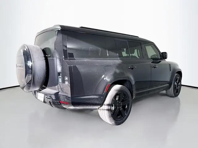 2026 Land Rover Defender P400 X-Dynamic SE