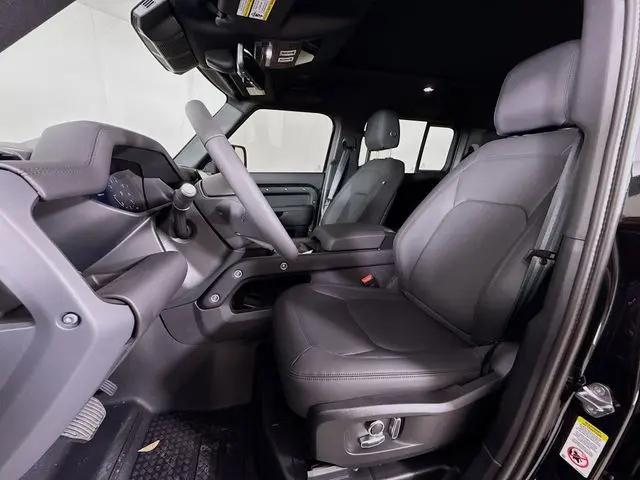 2026 Land Rover Defender P400 X-Dynamic SE