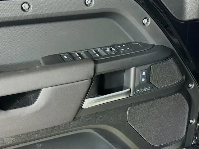 2026 Land Rover Defender P400 X-Dynamic SE