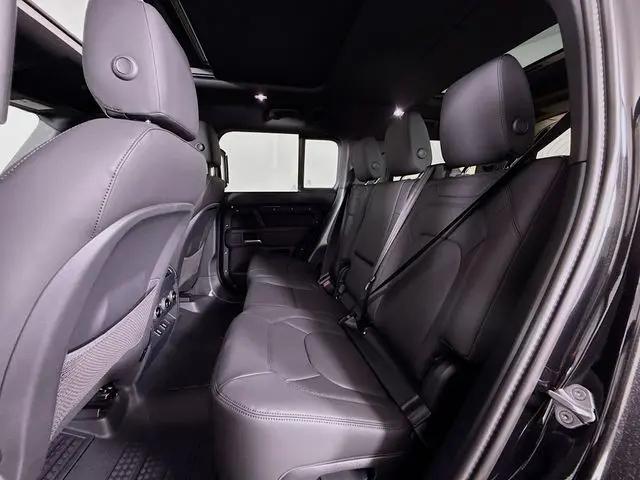 2026 Land Rover Defender P400 X-Dynamic SE