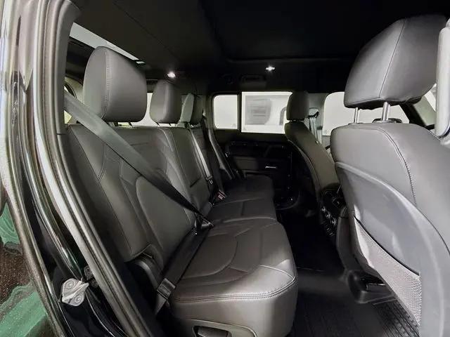2026 Land Rover Defender P400 X-Dynamic SE