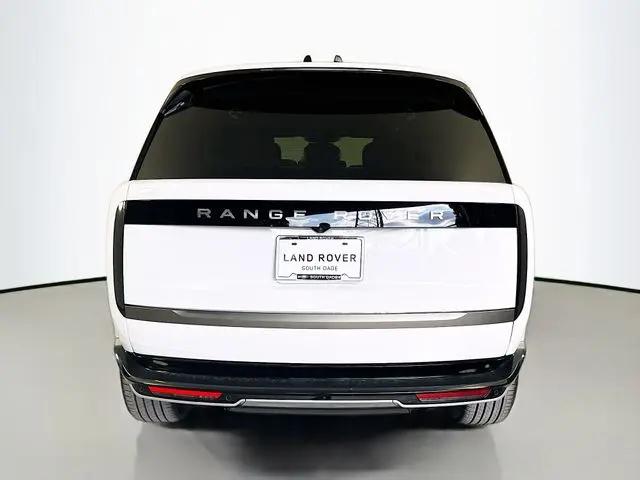 2026 Land Rover Range Rover P530 SE 7 Seat