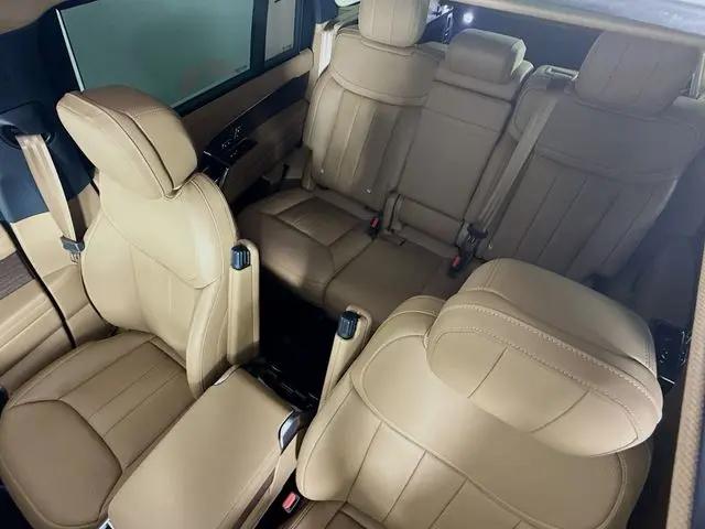 2026 Land Rover Range Rover P530 SE 7 Seat