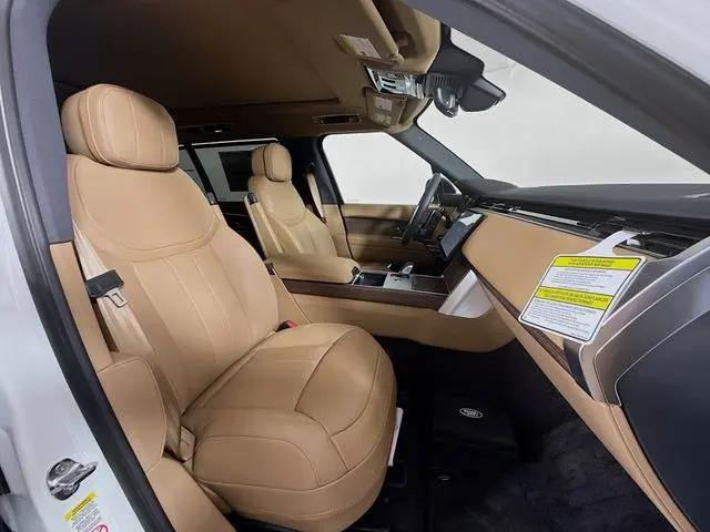 2026 Land Rover Range Rover P530 SE 7 Seat