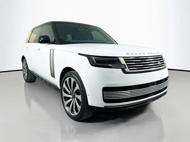 2026 Land Rover Range Rover P615 SV