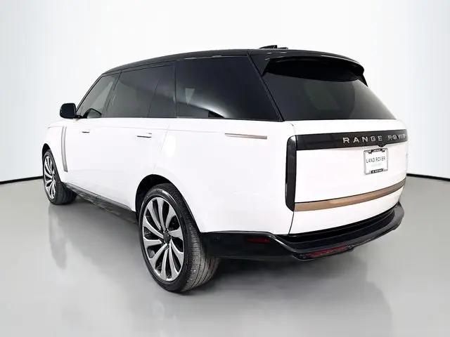 2026 Land Rover Range Rover P615 SV