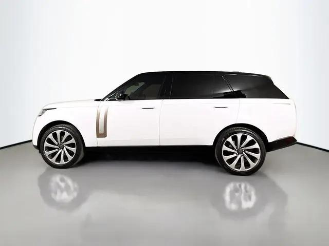 2026 Land Rover Range Rover P615 SV