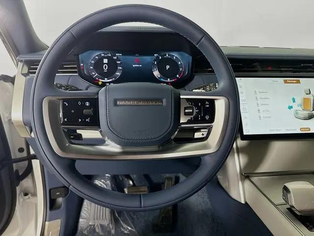2026 Land Rover Range Rover P615 SV
