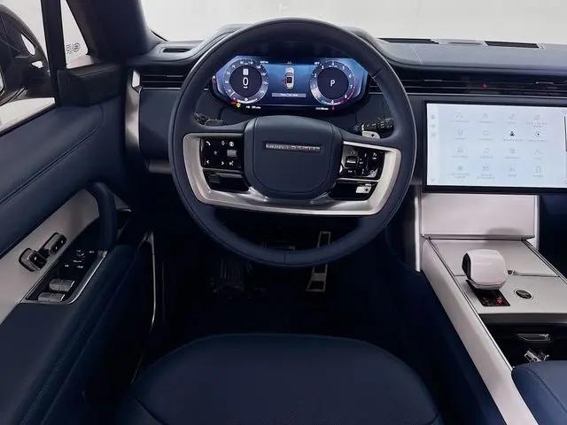 2026 Land Rover Range Rover P615 SV