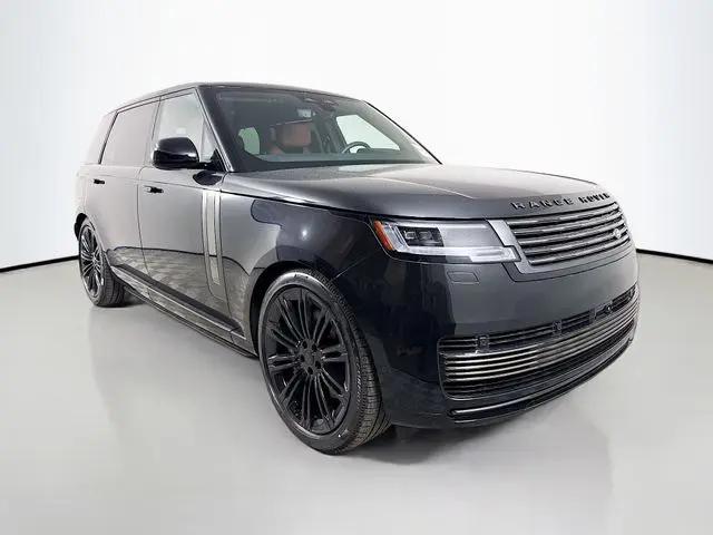 2026 Land Rover Range Rover P615 SV