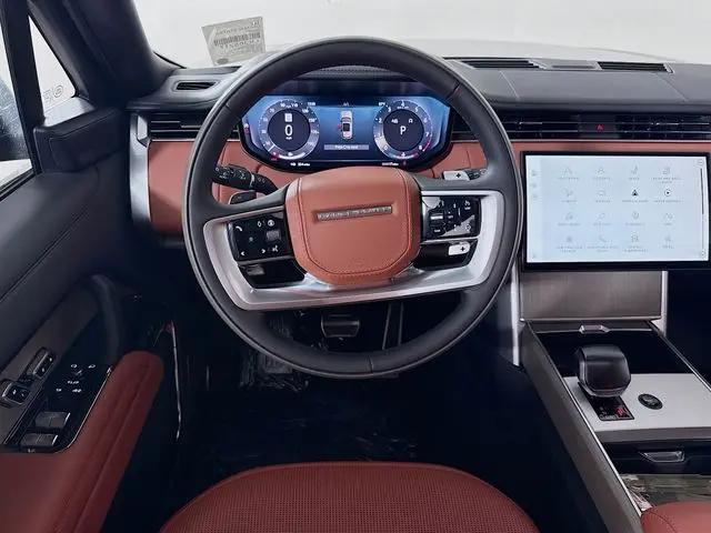 2026 Land Rover Range Rover P615 SV