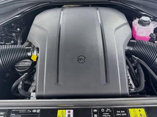 2026 Land Rover Range Rover P615 SV