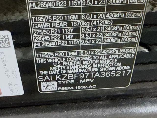 2026 Land Rover Range Rover P615 SV