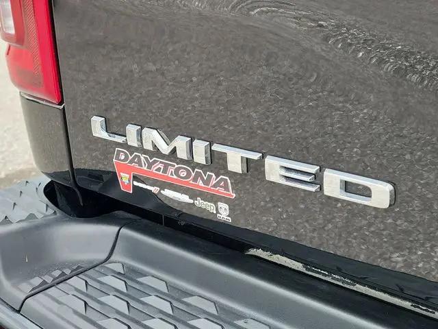 2025 Ram 3500 Limited Crew Cab 4x4 8' Box