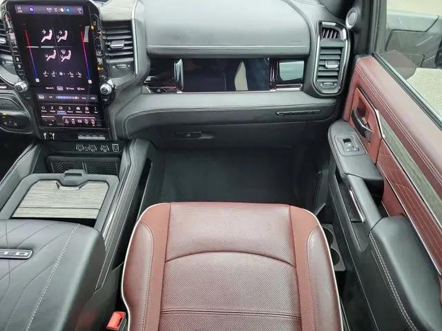 2025 Ram 3500 Limited Crew Cab 4x4 8' Box