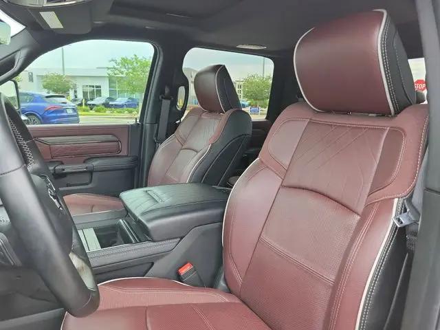 2025 Ram 3500 Limited Crew Cab 4x4 8' Box
