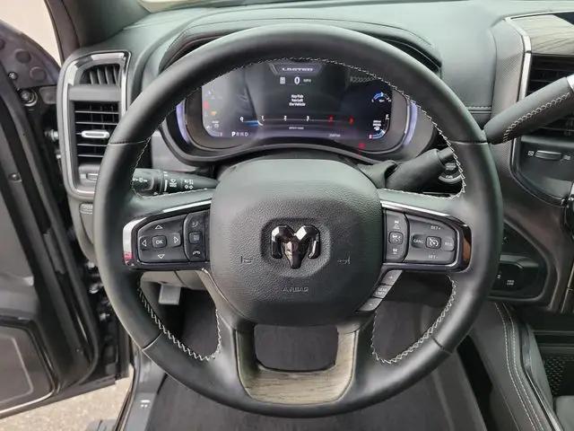 2025 Ram 3500 Limited Crew Cab 4x4 8' Box